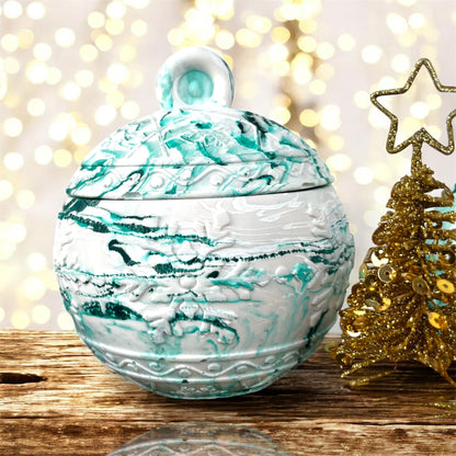 La boule de Noël orné de flocons